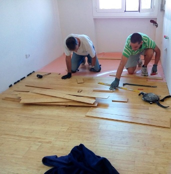 laying and floating assembly with tempered bamboo mat